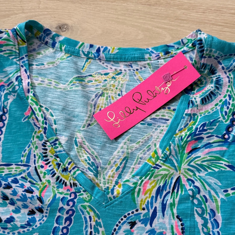 🌸 NWT Lilly Pulitzer Etta V-Neck Top - Picture 2 of 7
